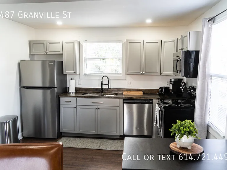 1487 Granville St — Photo 78