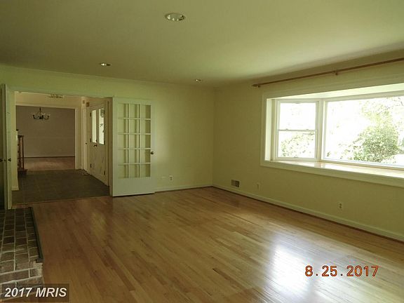5th image of 710 Brighton Knolls Dr