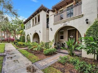 2930 Cascada Isles Way, Hollywood, FL 33024