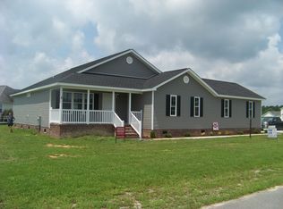 305 Mulberry Ln, Washington, NC 27889