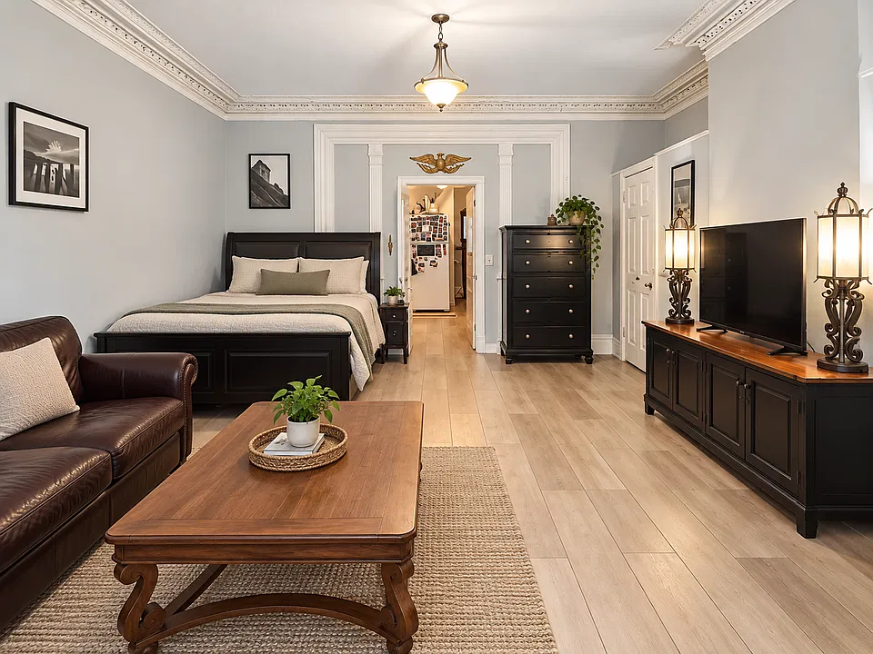 93 America St #2