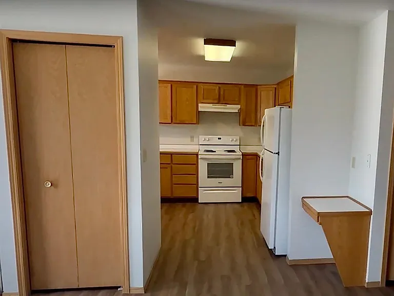 42 N Hunters Way #D — Photo 8