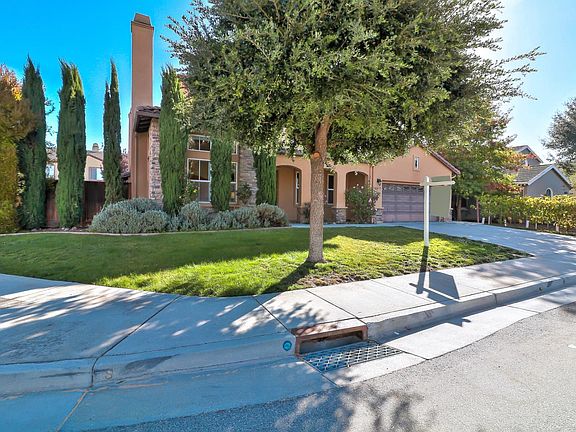 2nd image of 16815 Cabernet Cir
