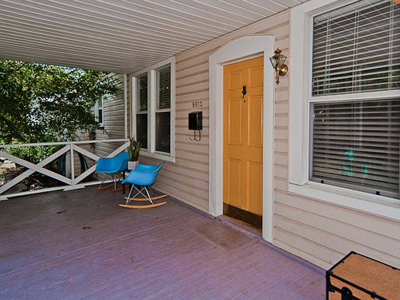 2nd image of 8910 Daytonia Ave