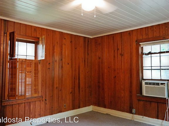 4th image of 718 1/2 Georgia Ave