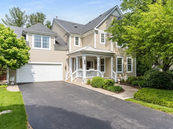 737 Cambridge Dr, Batavia, IL 60510