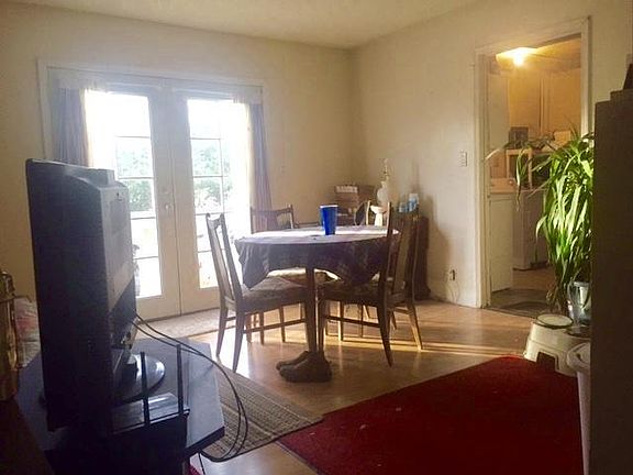 3rd image of 313 Chelwood Park Blvd NE