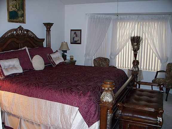 5th image of 2400 Indian Hollow Ct
