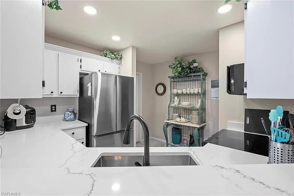 153 Bristol Lane - A — Photo 4