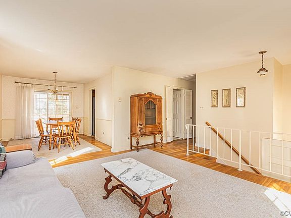 2nd image of 10259 Finlandia Ln