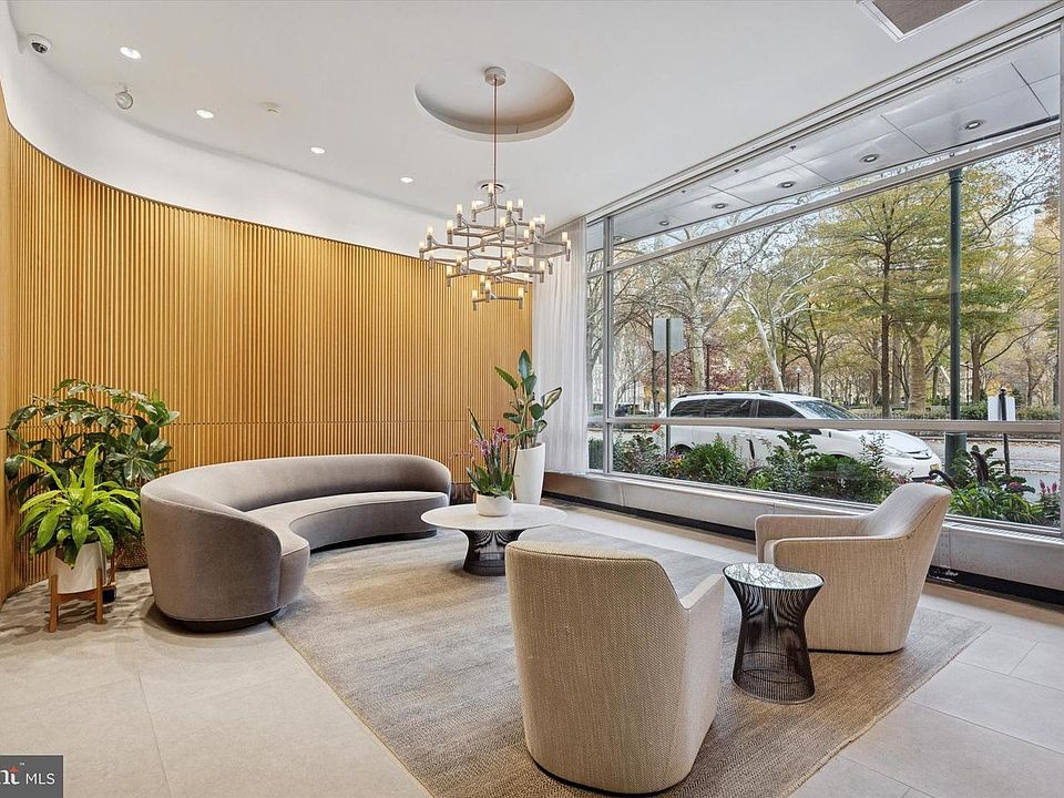 1st image of 220 W Rittenhouse Sq #6F