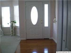 5th image of 209 Prince Charles Dr