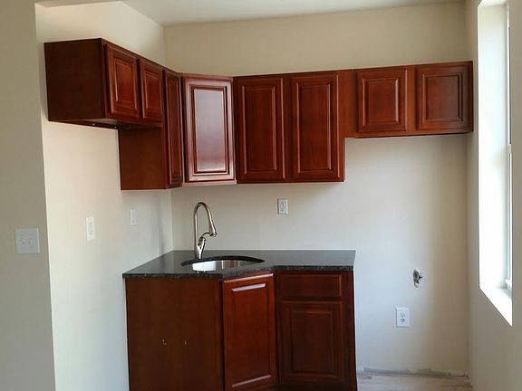 2nd image of 650 Saint Anns Ave
