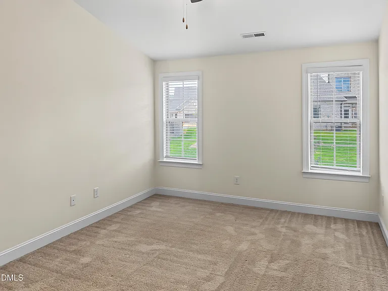 1018 Bonanza Ln — Photo 11
