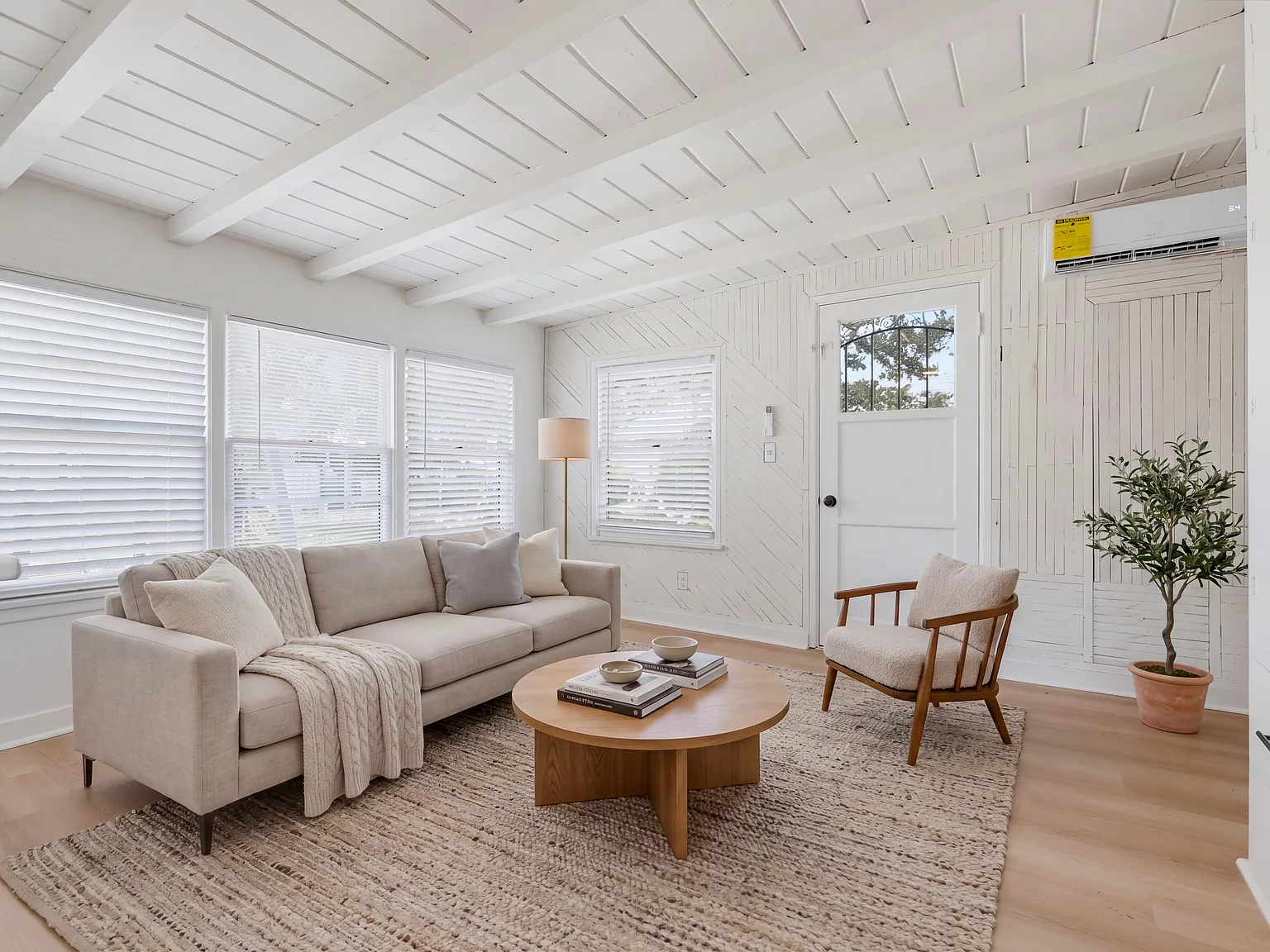 1108B W Acacia Ave, Orange — Photo 4