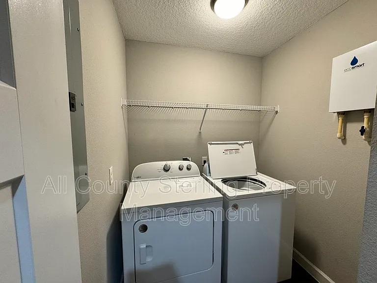 217 SW Tigerview Gln #2 — Photo 16