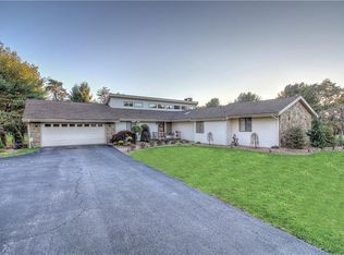 23 Victoria Dr, New Castle, PA 16105