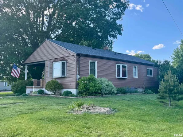 583 W Fort St, Farmington, IL 61531
