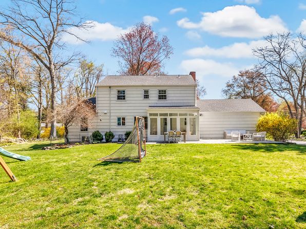 1115 Galloping Hill Rd, Fairfield, CT 06824