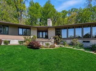 38 Farview Rd, Millburn Twp., NJ 07041