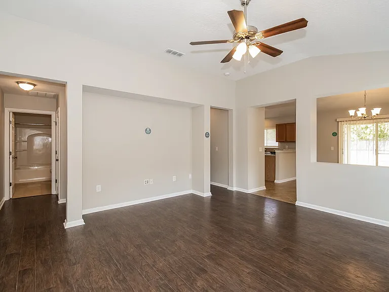 3978 Cedar Bluff Ln — Photo 3