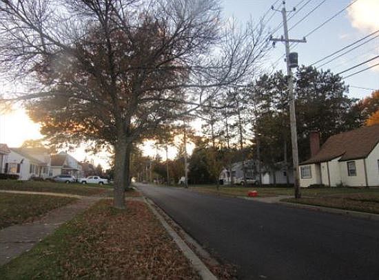 2nd image of 1352 Newland Ave