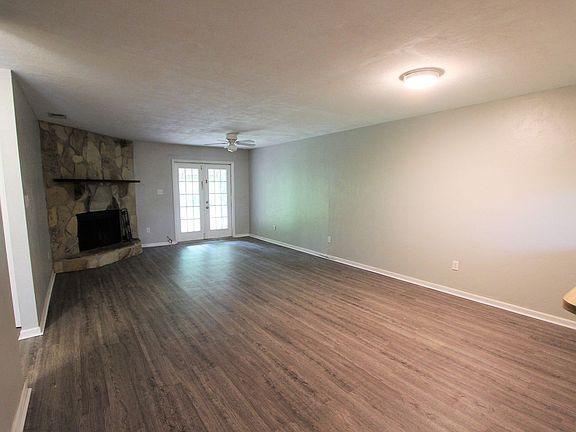 2nd image of 2101 Admiral Ct