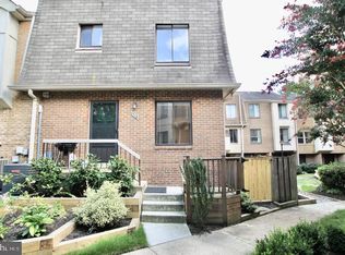 1710 Dogwood Dr, Alexandria, VA 22302