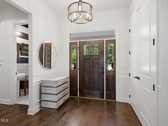 3rd image of 26 Yachtsman Way