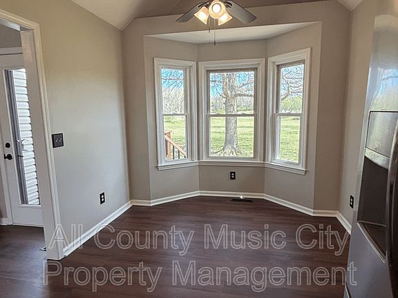 5th image of 304 Parkside Ct