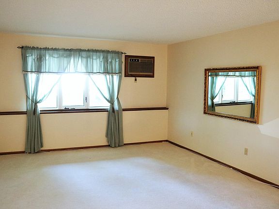 3rd image of 100 7th St NW APT 106