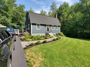 17 N Meadow Rd, Amherst, NH 03031