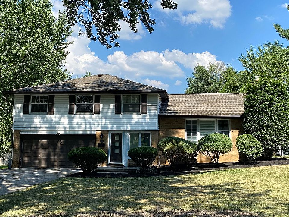 1st image of 129 Parkwood Dr