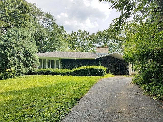 1st image of 287 E Longacres Ln
