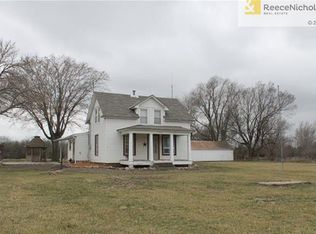 1921 N 200th Rd, Baldwin City, KS 66006