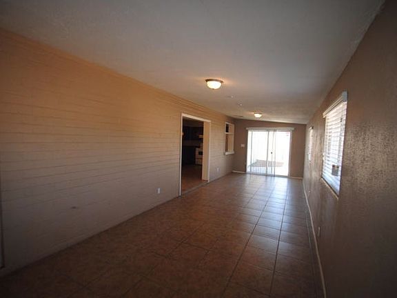 4th image of 7615 N 42nd Ln