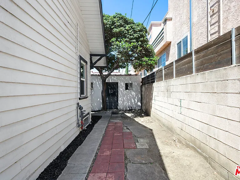 1246 N Formosa Ave — Photo 32