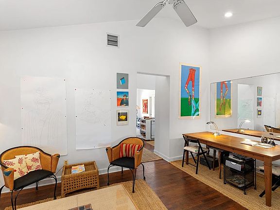 5th image of 811 United St #8113