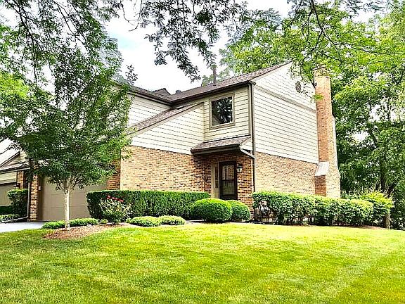 2nd image of 7S404 Creek Dr