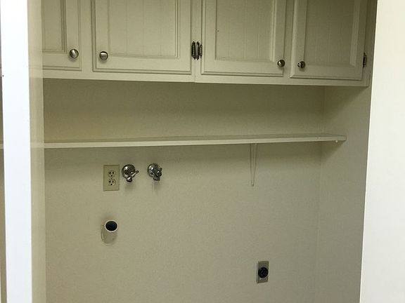 3rd image of 130 Parkshore Cir