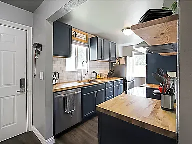 3303 Eaton St — Photo 4