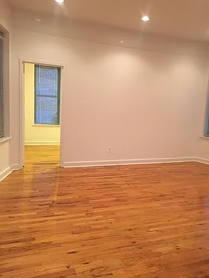 Rented by Metropolis Real Estate of Manhattan | media 31