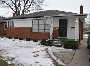 21000 Alexander St, Saint Clair Shores, MI 48081
