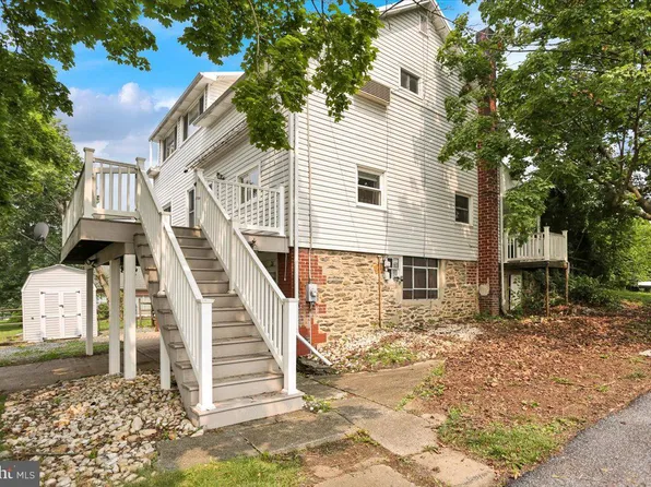 710 Apple Ln, Shoemakersville, PA 19555