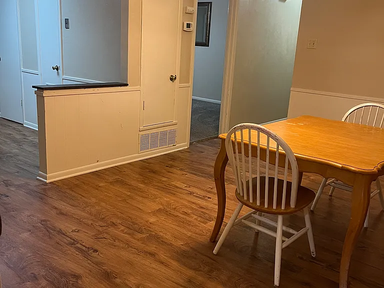 1506 Elizabeth St — Photo 8