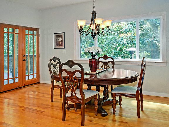 5th image of 3093 Glenwood Dr