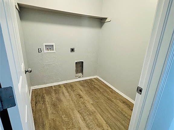 5th image of 1529 Peridot Ln