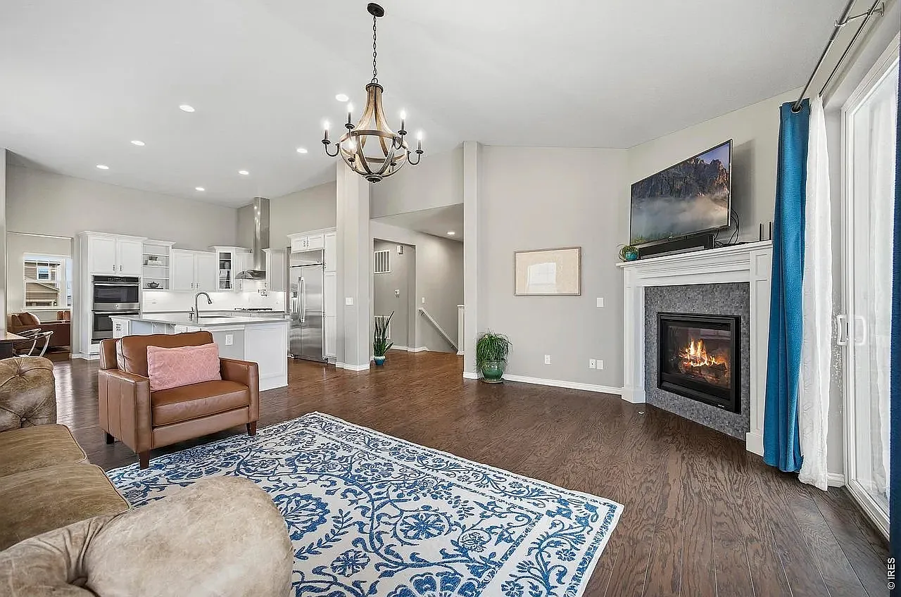 3 bed, 2.5 bath, 2500 sqft, $4,600 — Photo 3