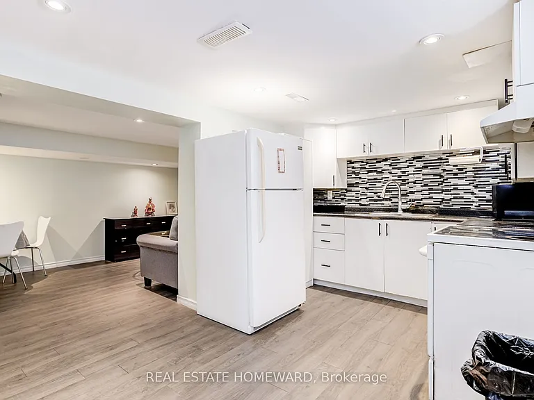 113 Porchester Dr #BASEMENT — Photo 10