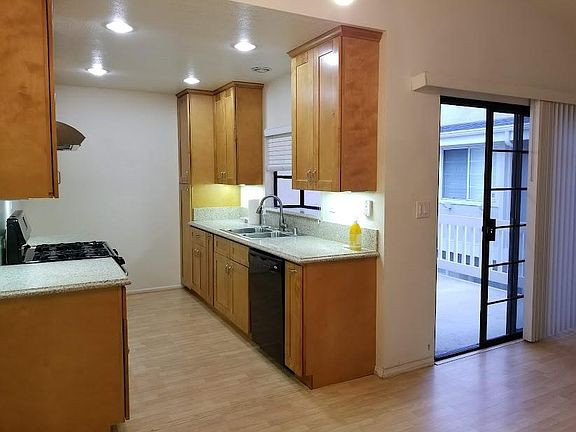 2nd image of 2025 Artesia Blvd APT C